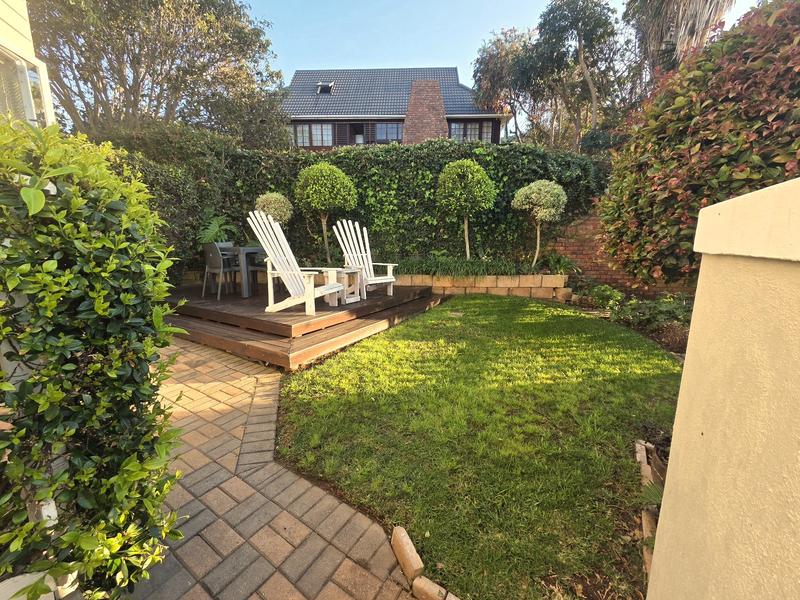5 Bedroom Property for Sale in Outeniqua Strand Western Cape